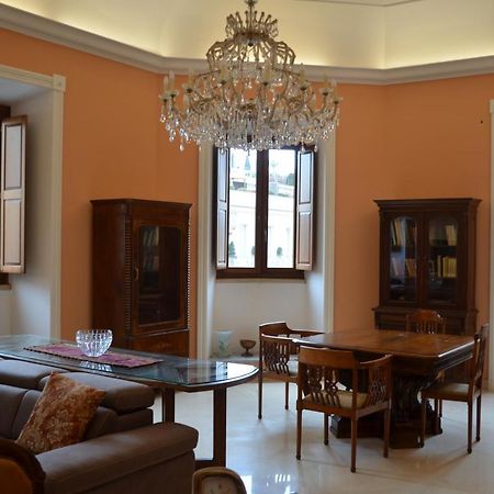 Elegante Appartamento Nel Centro Di Roma Екстериор снимка