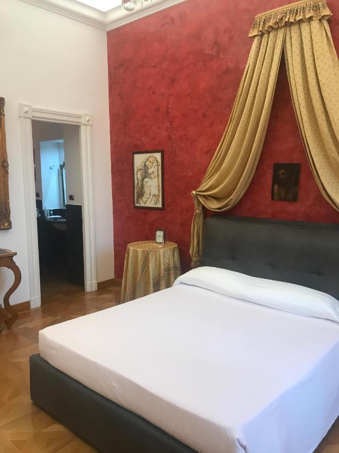 Elegante Appartamento Nel Centro Di Roma Екстериор снимка